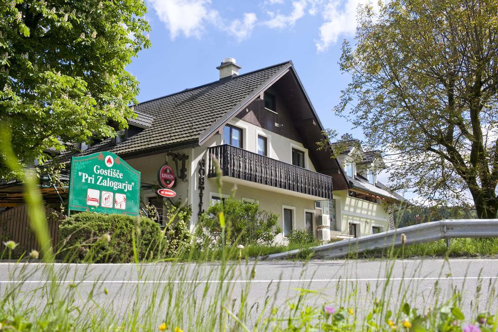 Guesthouse Pri Zalogarju Zelezniki Exterior foto